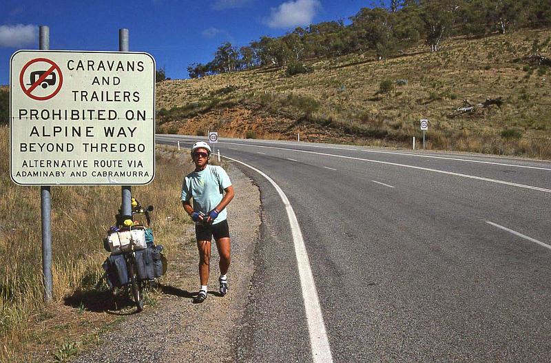 WT 0400 064-24 Australia.jpg